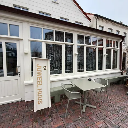 Juweel Huus 1 I 99m I Terrasse I Strandkorb I 99m Kurplatz I By Wooon Apartment *